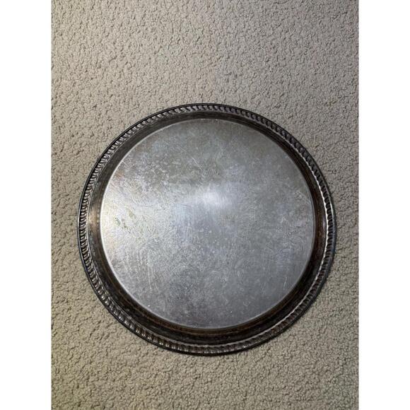 Vintage round silverplate serving tray by Fenton Silversmiths Ltd, Canada. - Picture 4 of 6